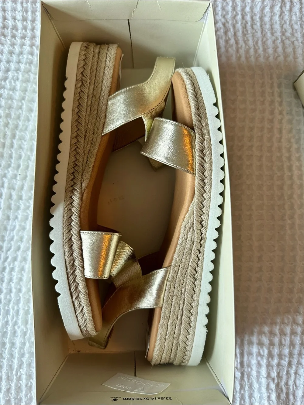 NWT Aquatalia Gold Metallic Espadrille Platform Sandals Size 11